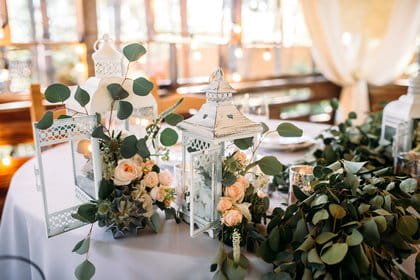 dekoracje ślubne eukaliptus lampiony