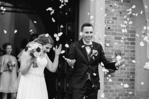 organizacja-slubow-i-wesel-wyjscie-z-kosciola organizacja ślubów i wesel wyjście z kościoła