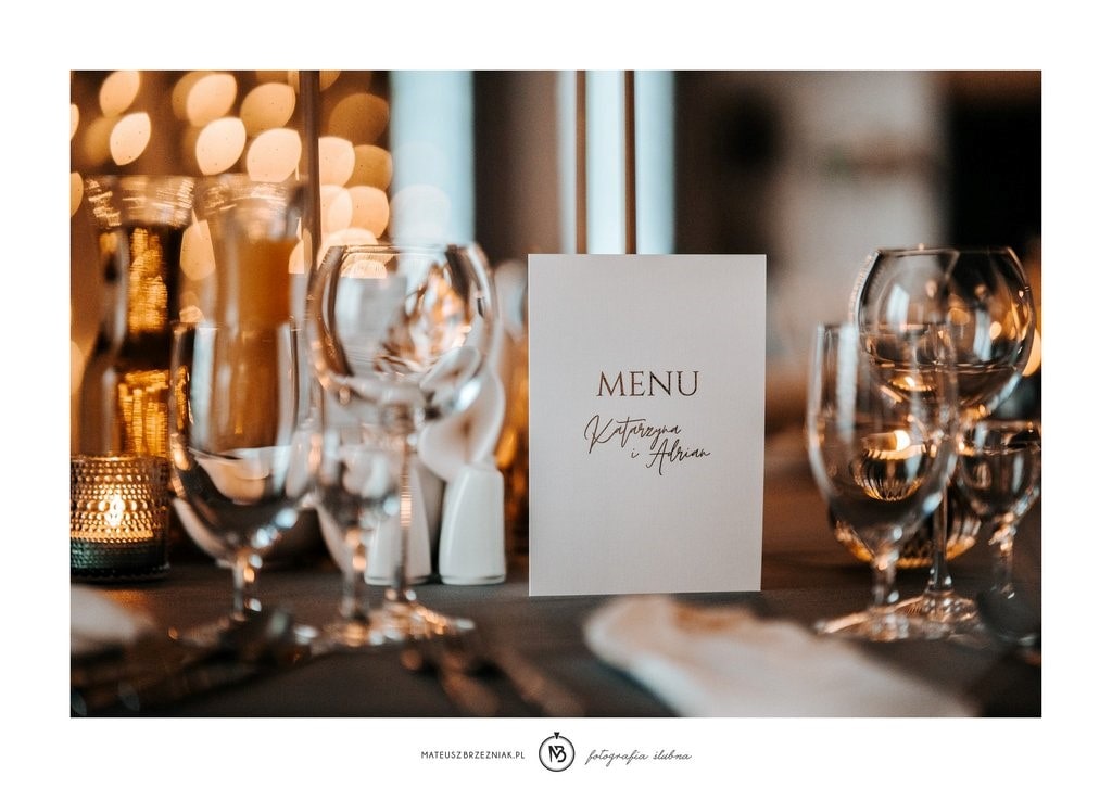 papeteria-slubna-tloczone-zlote-napisy-menu-weselne papeteria ślubna, tłoczone złote napisy, menu weselne