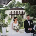 ślub w plenerze altana, jasne dekoracje