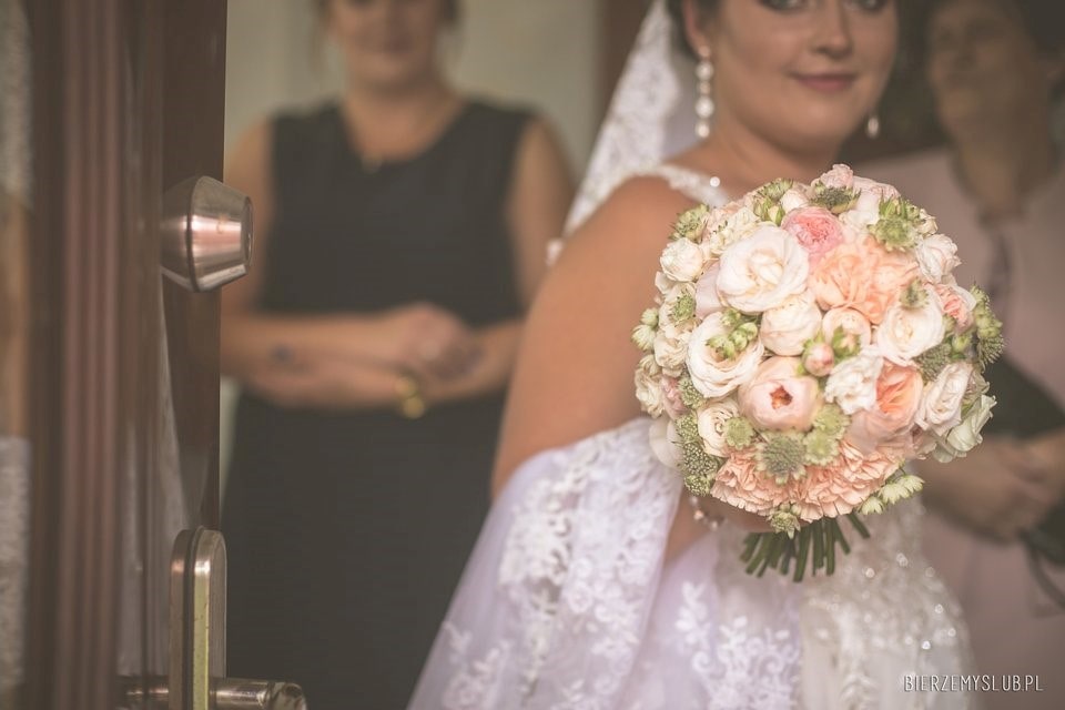 ślub-wyjście-z-domu-panny-młodej ślub wyjście z domu panny młodej