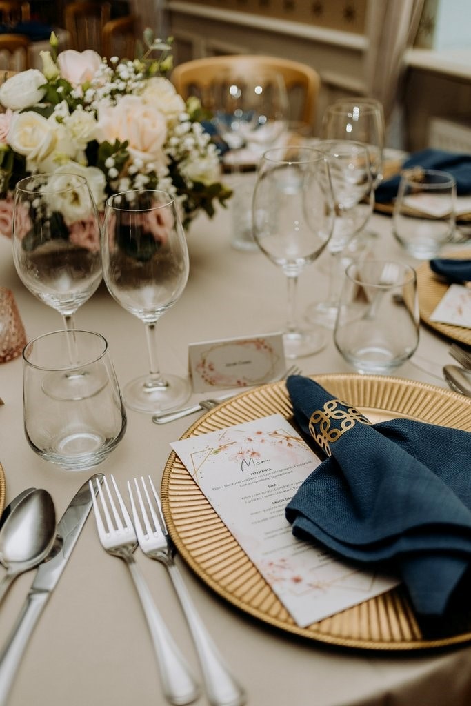 wedding-planner-krakow-menu-weselne-zgodne-z-koncepcja-dekoracji wedding planner kraków, menu weselne zgodne z koncepcja dekoracji