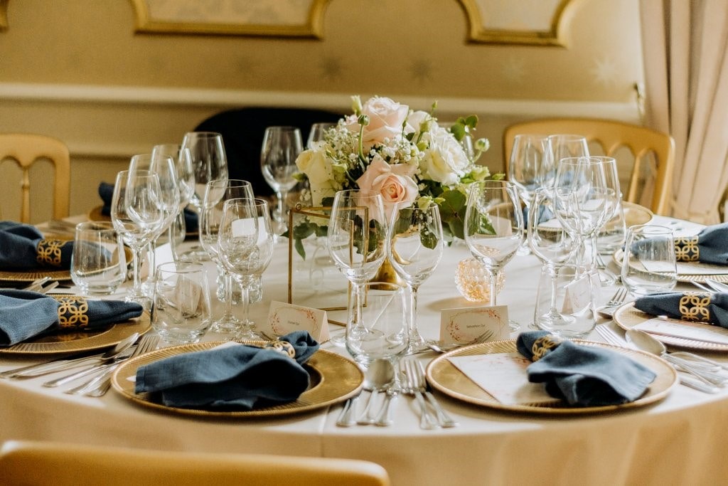 wedding-planner-krakow-zloto-granatowa-koncepcja-dekoracji wedding planner kraków, złoto granatowa koncepcja dekoracji