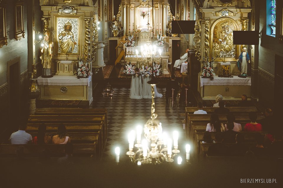 wystroj-kociola-na-slub-bukiety wystrój kościoła na ślub bukiety