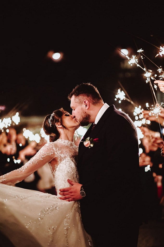 wedding planner kraków, zimne ognie, zdjęcie pary mlodej, najlepszy fotograf kraków, agnieszka gofron