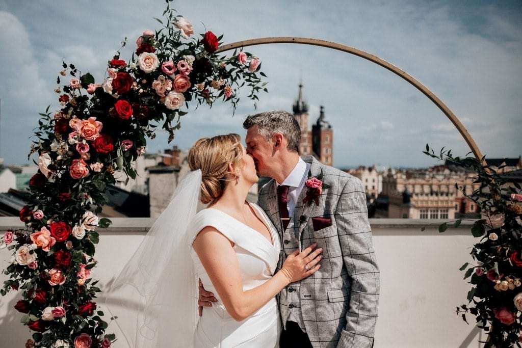 Ślub i wesele w Hotel stary w Krakowie, ceremonia ślubna z widokiem na kraków, organizacja z pomocą wedding plannerki z Krakowa