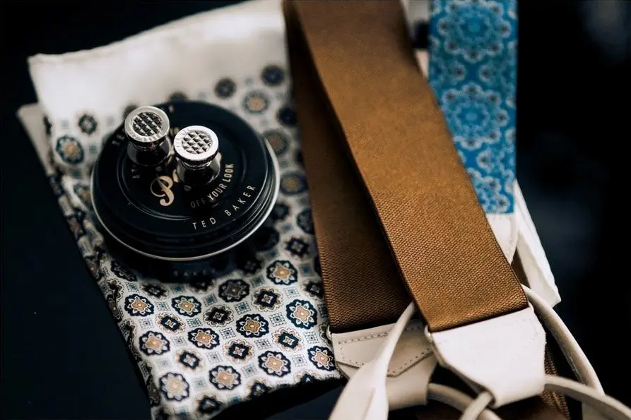 Wedding Planner Nowy Sącz akcesoria pan mlody, szelki spinki, przygotowania do ślubu