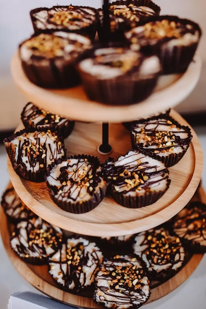 mini babeczki, czekoladowo orzechowe desery na słodki wedding planner Warszawa mini babeczki, czekoladowo orzechowe desery na słodki wedding planner Warszawa