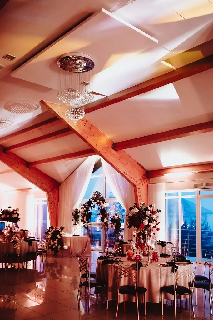 nastrojowe oświetlenie sali weselnej, wedding planner Warszawa nastrojowe oświetlenie sali weselnej, wedding planner Warszawa
