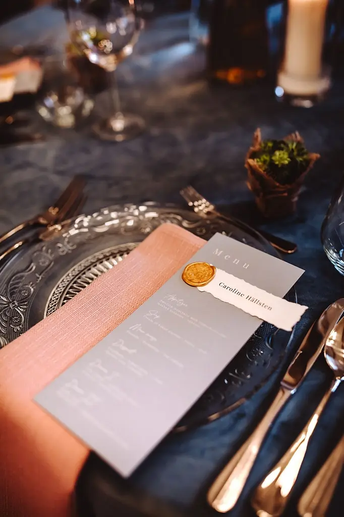 pomysły na papeterie ślubną, nakrycie stołu na wesele, elegancje wesele na Mazowszu pomysły na papeterie ślubną, nakrycie stołu na wesele, elegancje wesele na Mazowszu