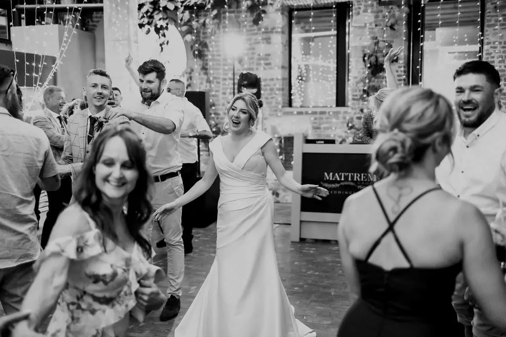 suknia ślubna 2025 inspiracje wesele w krakowie, organizacja ślubu suknia ślubna 2025 inspiracje wesele w krakowie, organizacja ślubu